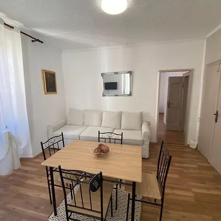 Apartment Casa Manzoni Old Town-novigrad 20 M From The Sea Novigrad (Istria)