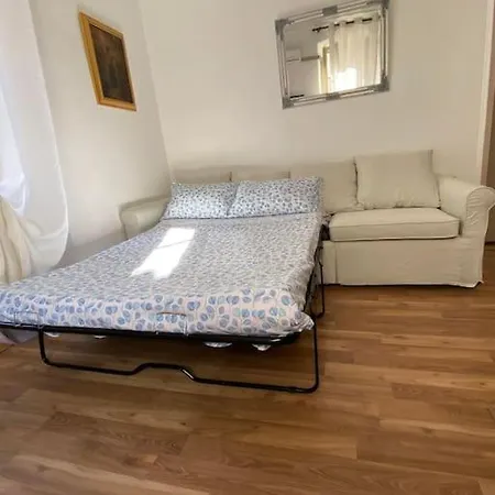 Apartment Casa Manzoni Old Town-novigrad 20 M From The Sea