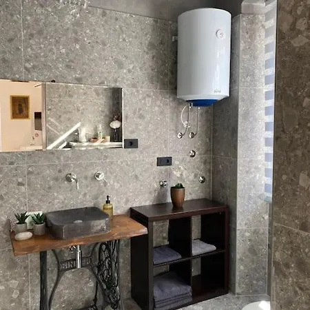 Apartment Casa Manzoni Old Town-novigrad 20 M From The Sea