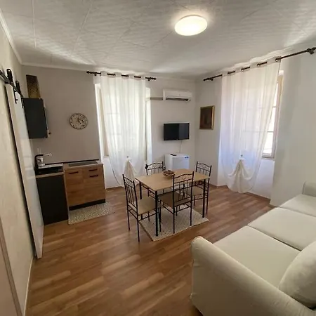 Apartment Casa Manzoni Old Town-novigrad 20 M From The Sea Novigrad (Istria)