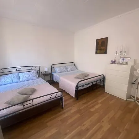 Casa Manzoni Old Town-novigrad 20 M From The Sea Apartment