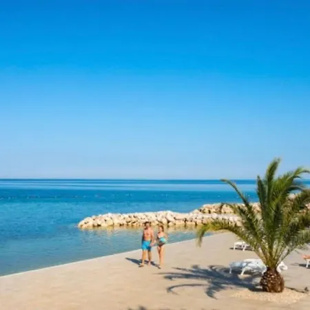 Casa Manzoni Old Town-novigrad 20 M From The Sea Apartment *