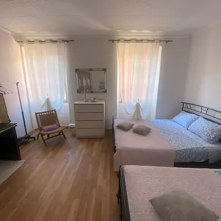 Apartment Casa Manzoni Old Town-novigrad 20 M From The Sea *
