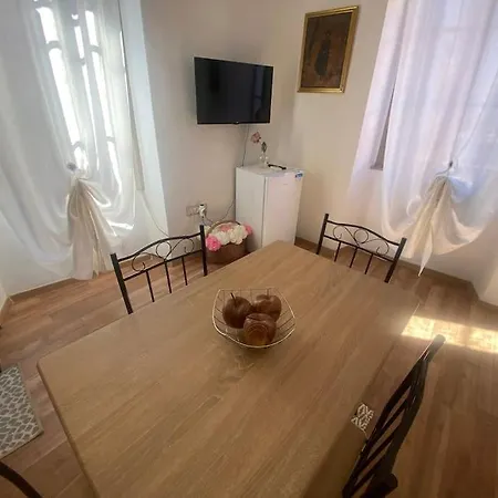 Casa Manzoni Old Town-novigrad 20 M From The Sea Apartment *