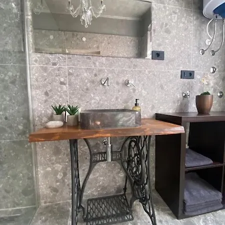 Casa Manzoni Old Town-novigrad 20 M From The Sea *