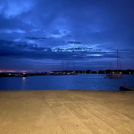 Casa Manzoni Old Town-novigrad 20 M From The Sea Apartment *