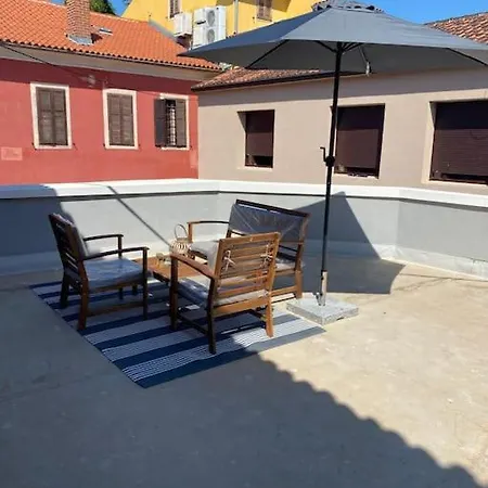 Casa Manzoni Old Town-novigrad 20 M From The Sea *