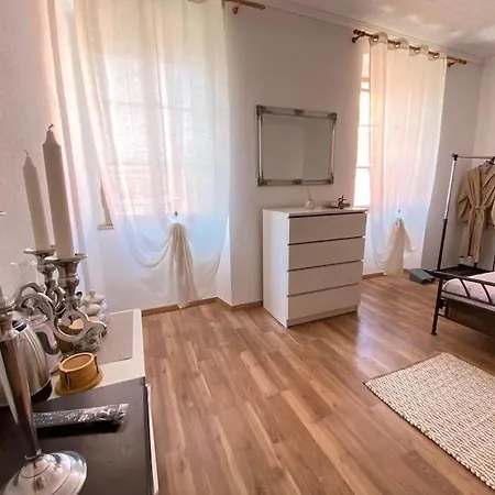 Apartment Casa Manzoni Old Town-novigrad 20 M From The Sea *