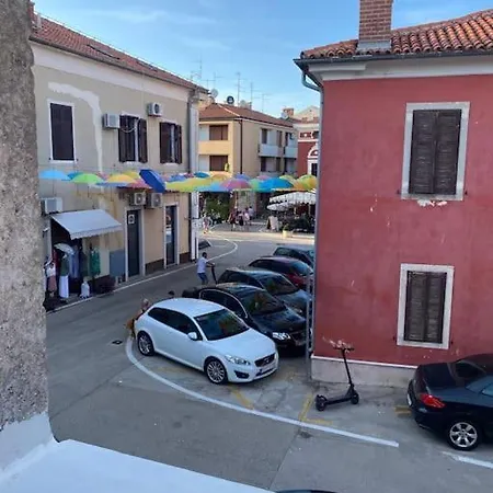 Casa Manzoni Old Town-novigrad 20 M From The Sea *